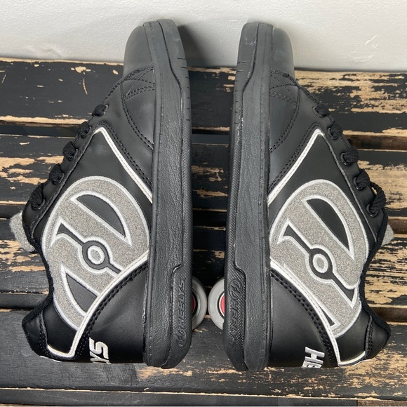 Heelys Wheeled Shoes Youth 5 Propel Skate Kids Sneakers Black White Gray Caps - Picture 8 of 16